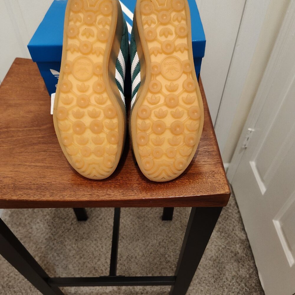 Women's Adidas Gazelle sneakers